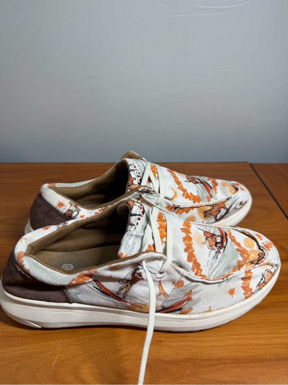 Ariat Women Western Aloha Hilo Shoe 10044521 Loafer Comfort Surfing Bull Size 11 - Picture 3 of 8